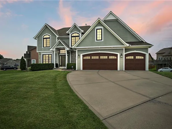 7319 N Tullis St, Kansas City, MO 64158