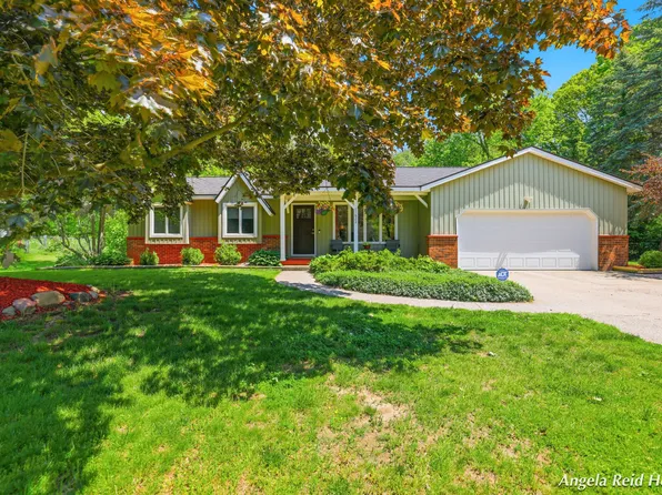 11622 8th Ave NW, Grand Rapids, MI 49534