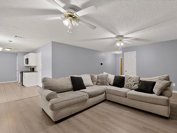 4th image of 1718 Northwood Blvd