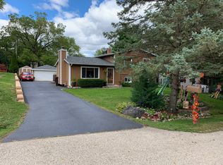 3206 W Hunter Path, McHenry, IL 60050