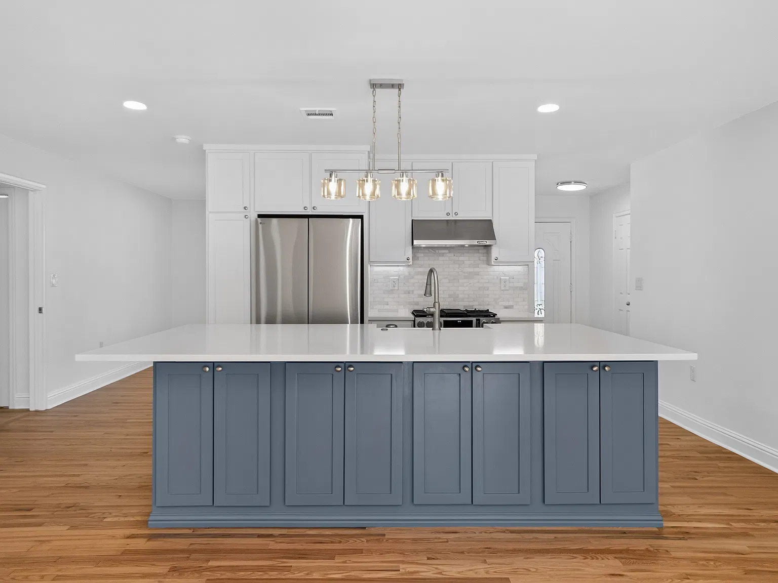 4 bed, 2438 sqft, $3,850 — Photo 2