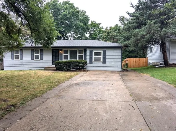 8618 Winchester Ave, Kansas City, MO 64138