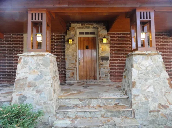 819 Henley Pl, Charlotte, NC 28207
