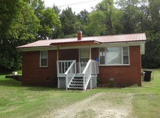 210 E Pillow St, Clifton, TN 38425