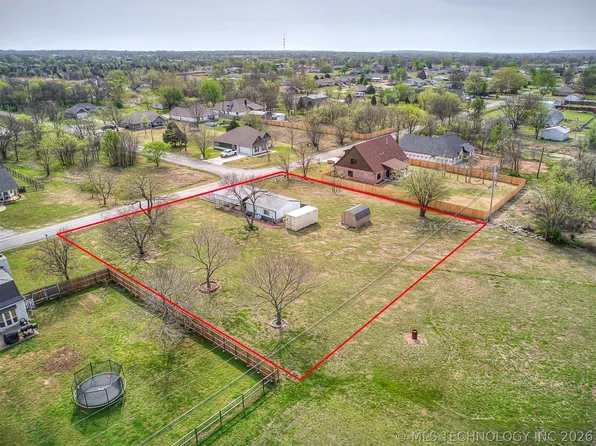 12012 N 193rd East Ave, Collinsville, OK 74021
