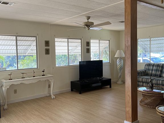 3rd image of 7187 SE Redbird Cir