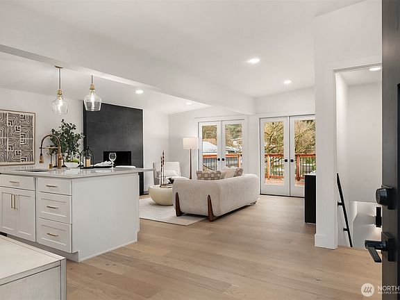 3rd image of 15605 SE 8th Street