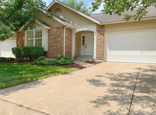 1307 Chapleton Dr, Saint Louis, MO 63135