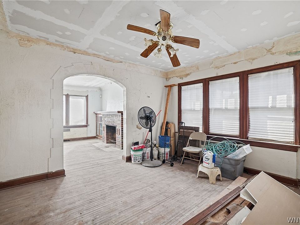 7th image of 328 Highgate Ave