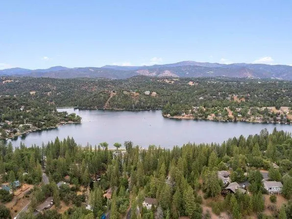 2-15 Mueller Dr, Groveland, CA 95321