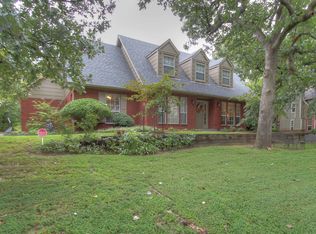 4207 S Whispering Creek Dr W, Sand Springs, OK 74063