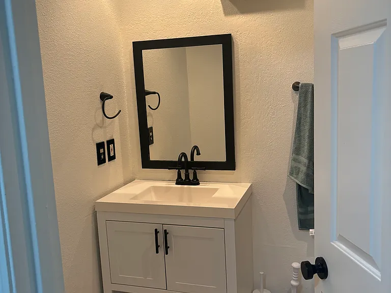 Hallway bathroom, stand up shower