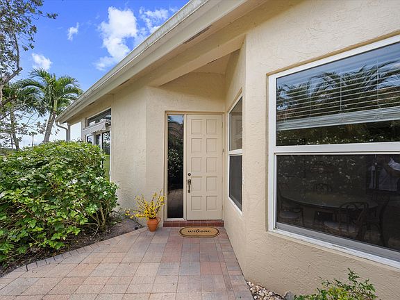 3rd image of 4738 Carlton Golf Drive
