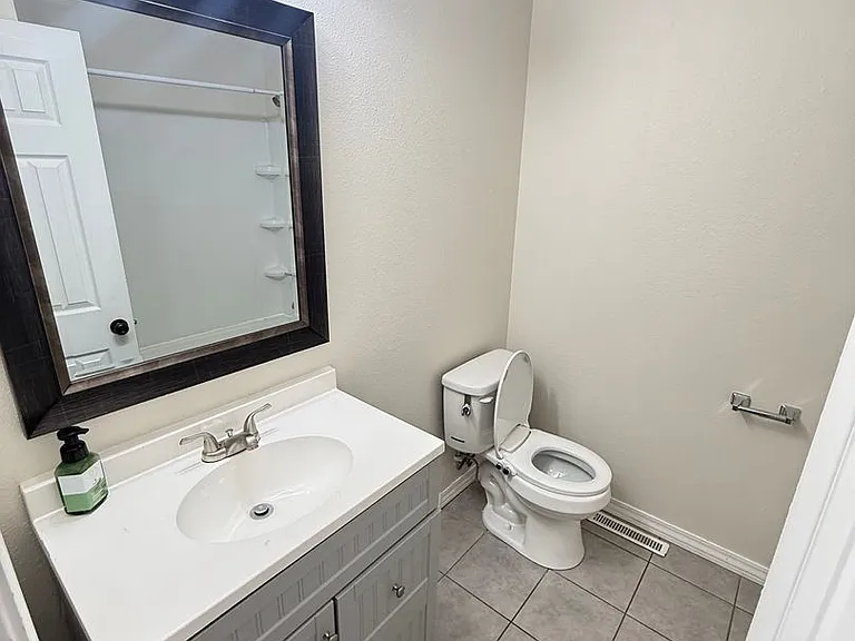 3642 S Westwood Ave — Photo 17