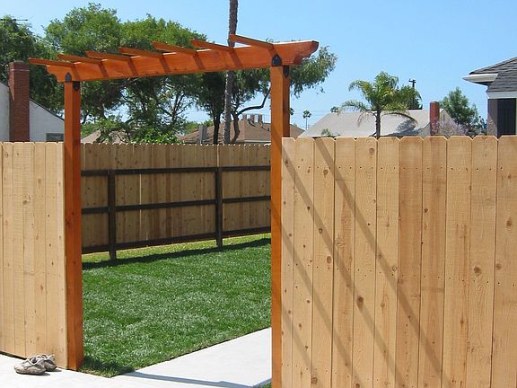 Backyard Fence & Gateway