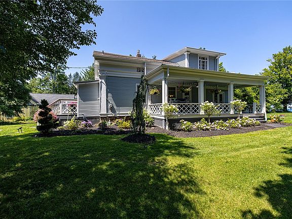 2nd image of 4299 Lake Rd