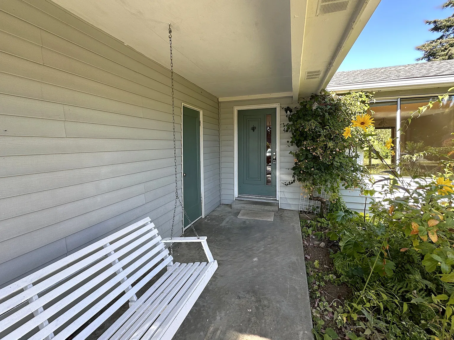 3 bed, 1.5 bath, 1440 sqft, $3,150 — Photo 1