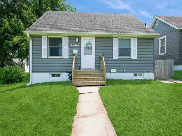 1267 18th Ave SW, Cedar Rapids, IA 52404