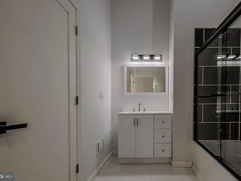 242 Hollow Rd — Photo 11