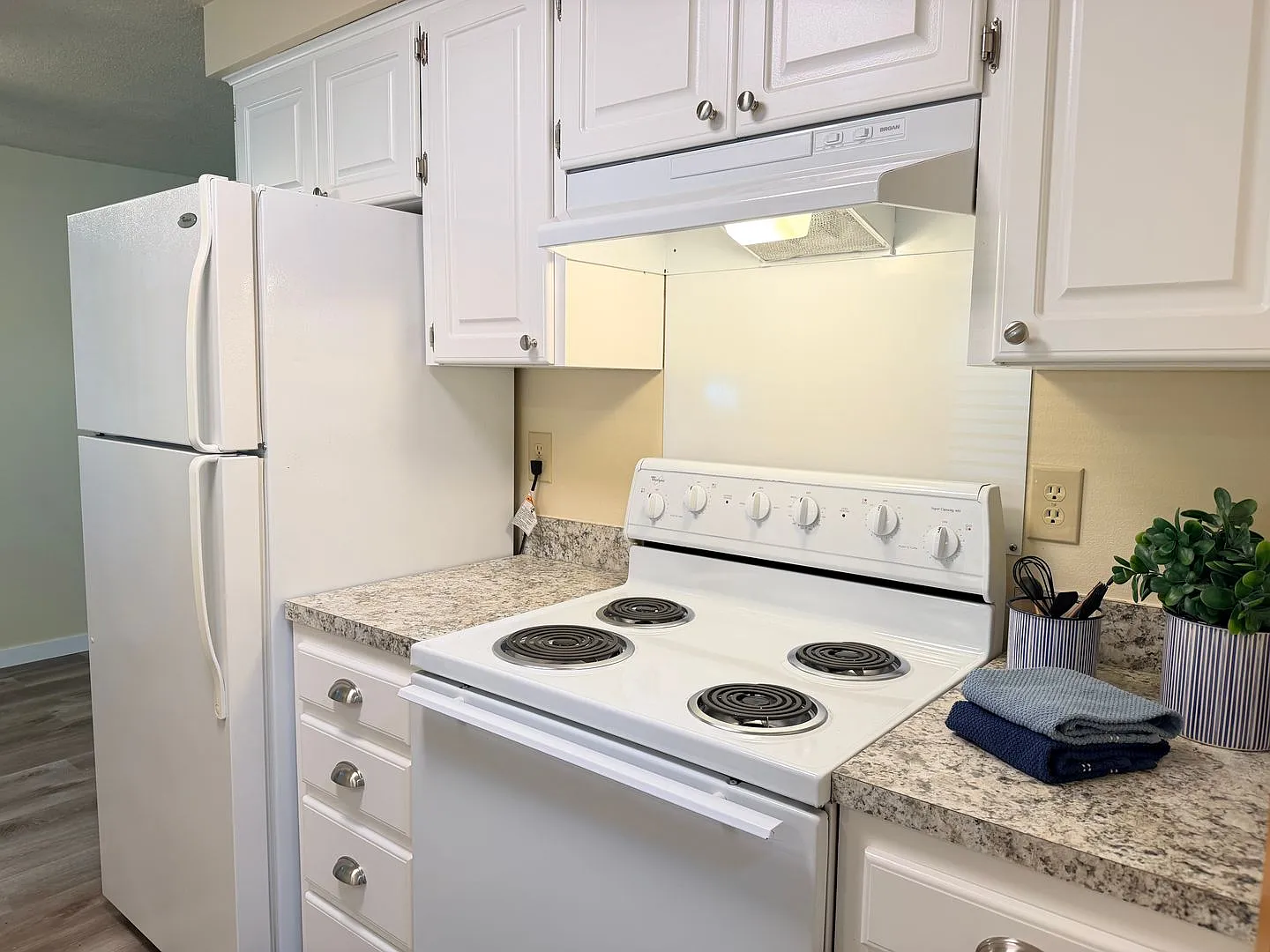 Putnam Terrace Apartments — Photo 3