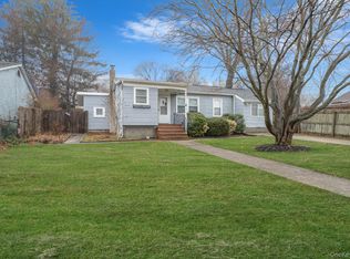 11 Rosemont Avenue, Farmingville, NY 11738