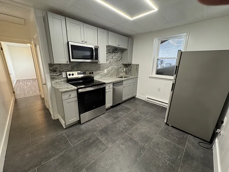 132-134 S 7th St #2 — Photo 2