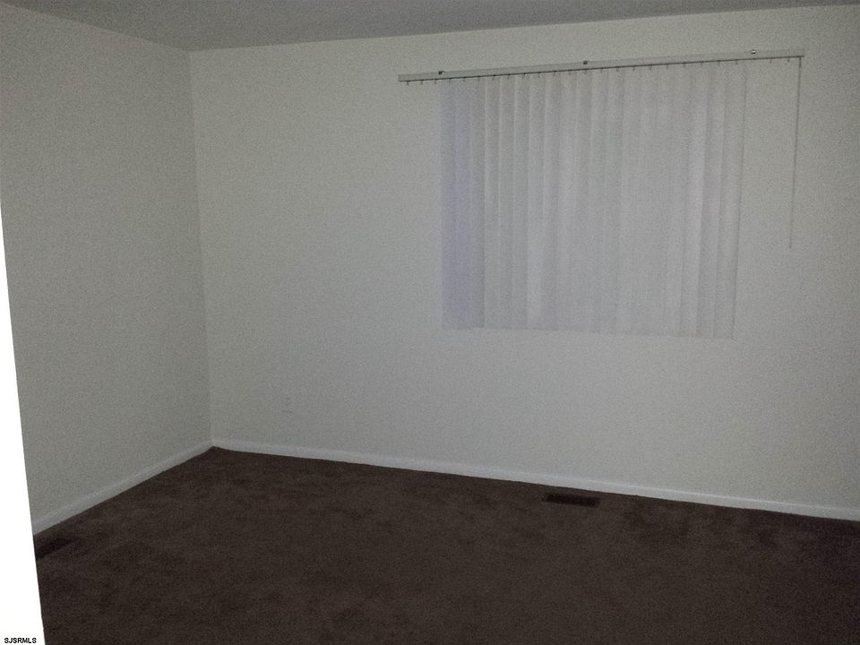 2nd image of 107 Noahs Rd #107