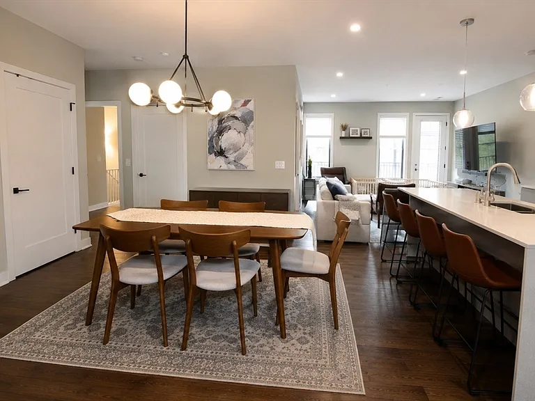 45 Burnett St #206 — Photo 3