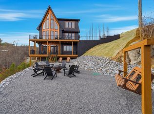 550 Greenbriar Ln, Gatlinburg, TN 37738