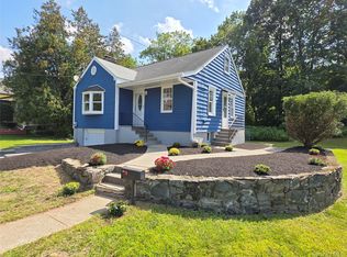 809 Oakwood Dr, Peekskill, NY 10566