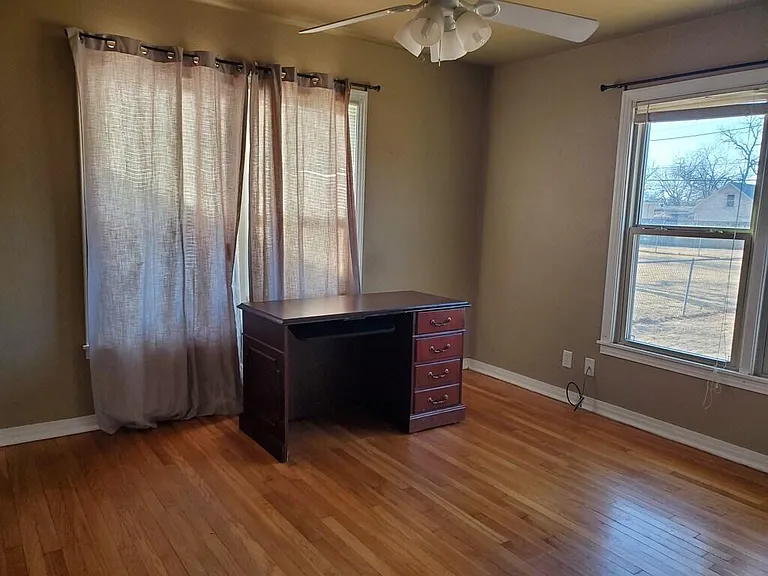 113 Logan St — Photo 5