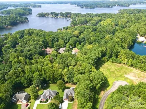 111 Cypress Ridge Ct, Mooresville, NC 28117