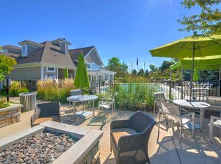 1755 Winterfield Dr APT 12, Aurora, IL 60504