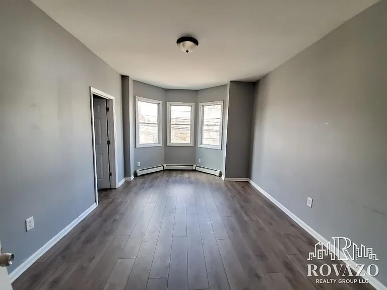 294 S 7th St #2A — Photo 3