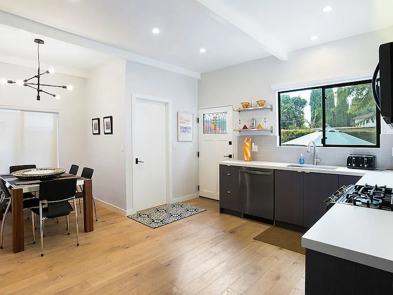 823 N Harper Ave — Photo 5