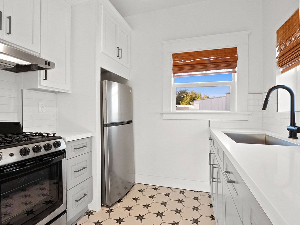 1st image of 300 San Juan Ave APT 11