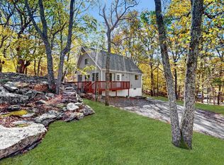 106 Summer Dr, Dingmans Ferry, PA 18328