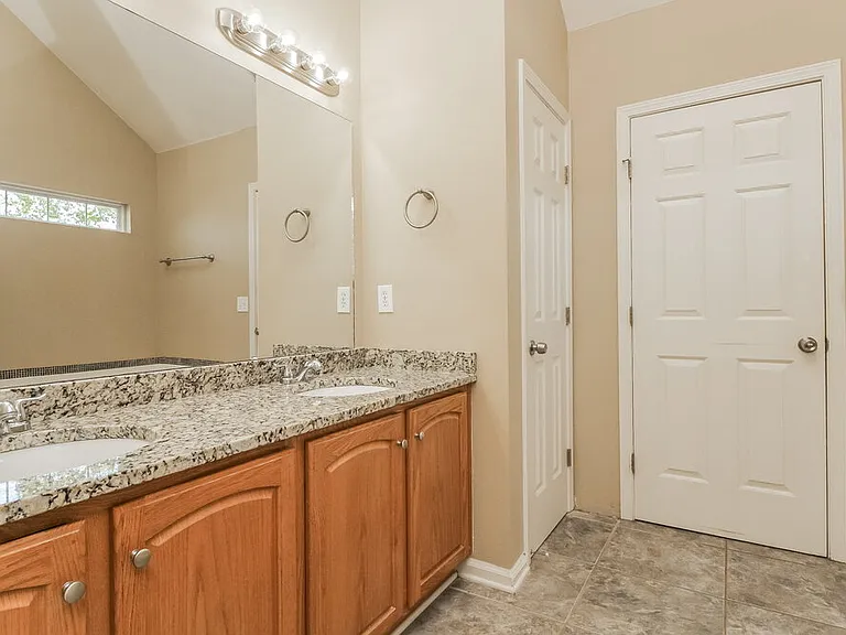 398 Roxie Ct — Photo 23