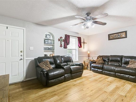 5th image of 1307 E Bankhead Dr