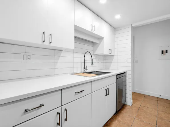 2925 Glen Dr #107, Coquitlam, BC V3B 7H9