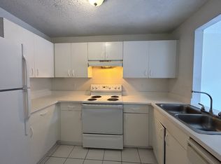 910 Cypress Way E #1, West Palm Beach, FL 33406