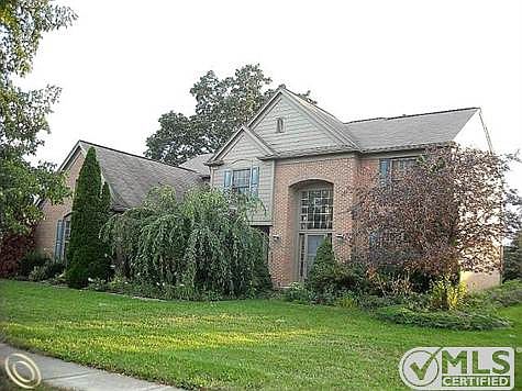 Country Club-Front Exterior.JPG