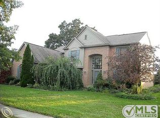 423 Country Club Ln, Canton, MI 48188