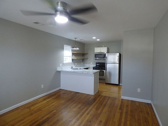 3rd image of 914 N Limestone St #2