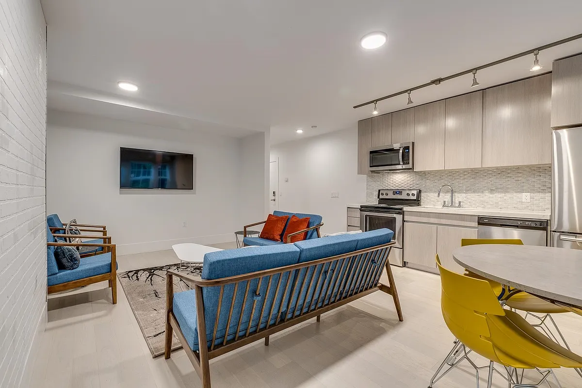 Building Photo - 1425 Haro St #101