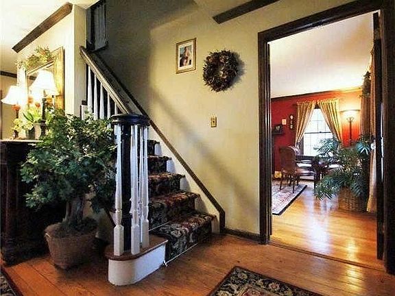 4th image of 11 Wainscott Ln