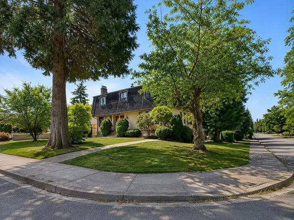 7507 Wright St, Burnaby, BC V3N 3W5
