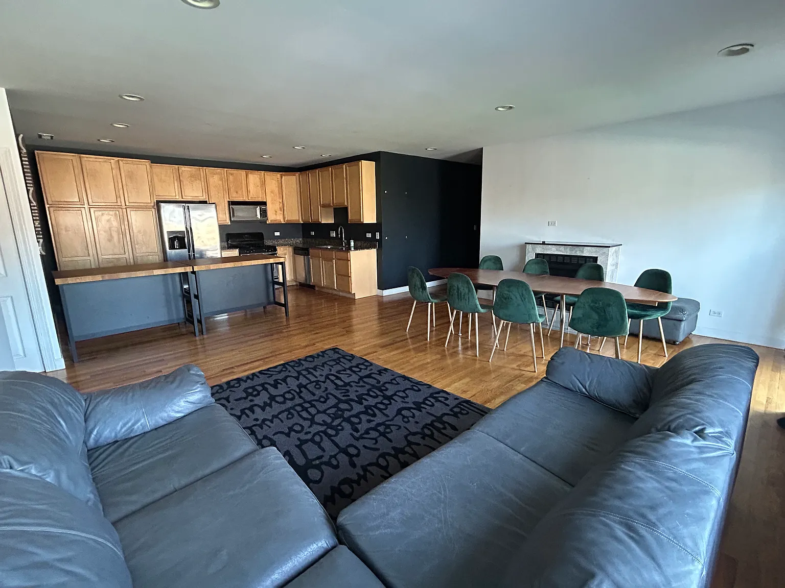 2 bed, 1213 sqft, $3,195 — Photo 3