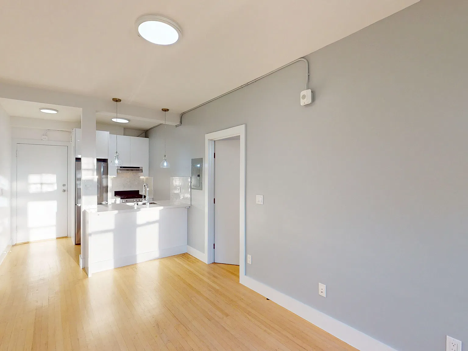 Bright 1BR Apartment in Lower Nob Hill | Dishwasher, Shared Laundry & Pet Friendly — Photo 4
