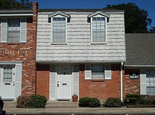 935 Roaring Springs Rd, Fort Worth, TX 76114